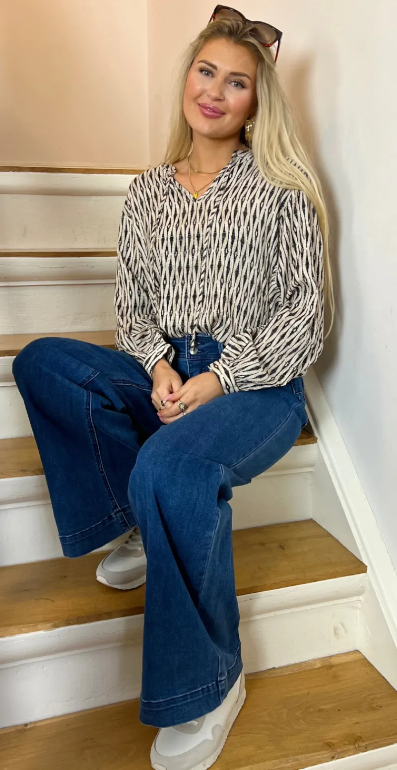 Adney bluse med mønster moonbean w. black