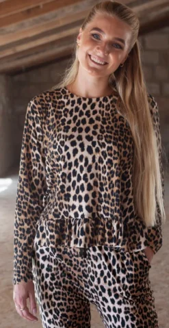 Alma bluse med peplum og leopard print
