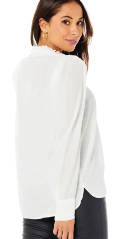 April bluse med flæse off white