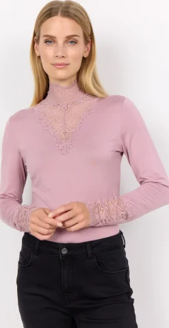Bluse med blondehals gammelrosa