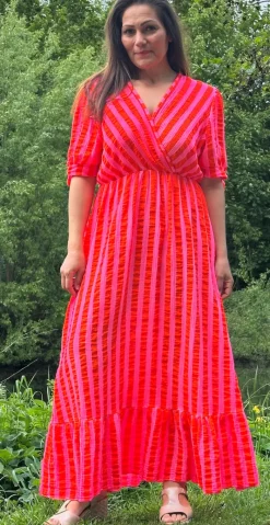 Camilla kjole med striber og bindebånd ved ærmerne orange LikeLondon By Christina