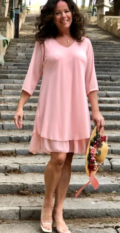 Carolina kjole i 2 lag rosa LikeLondon