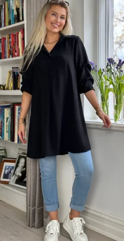 Castanja tunika med draperede detaljer sort LikeLondon