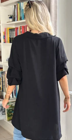 Castanja tunika med draperede detaljer sort LikeLondon