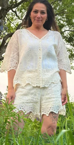 Cayenne shorts sæt med blonder beige LikeLondon by Christina