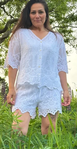 Cayenne shorts sæt med blonder hvid LikeLondon by Christina
