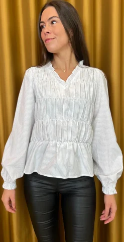 Celeste bluse med smock og nålestrib hvid