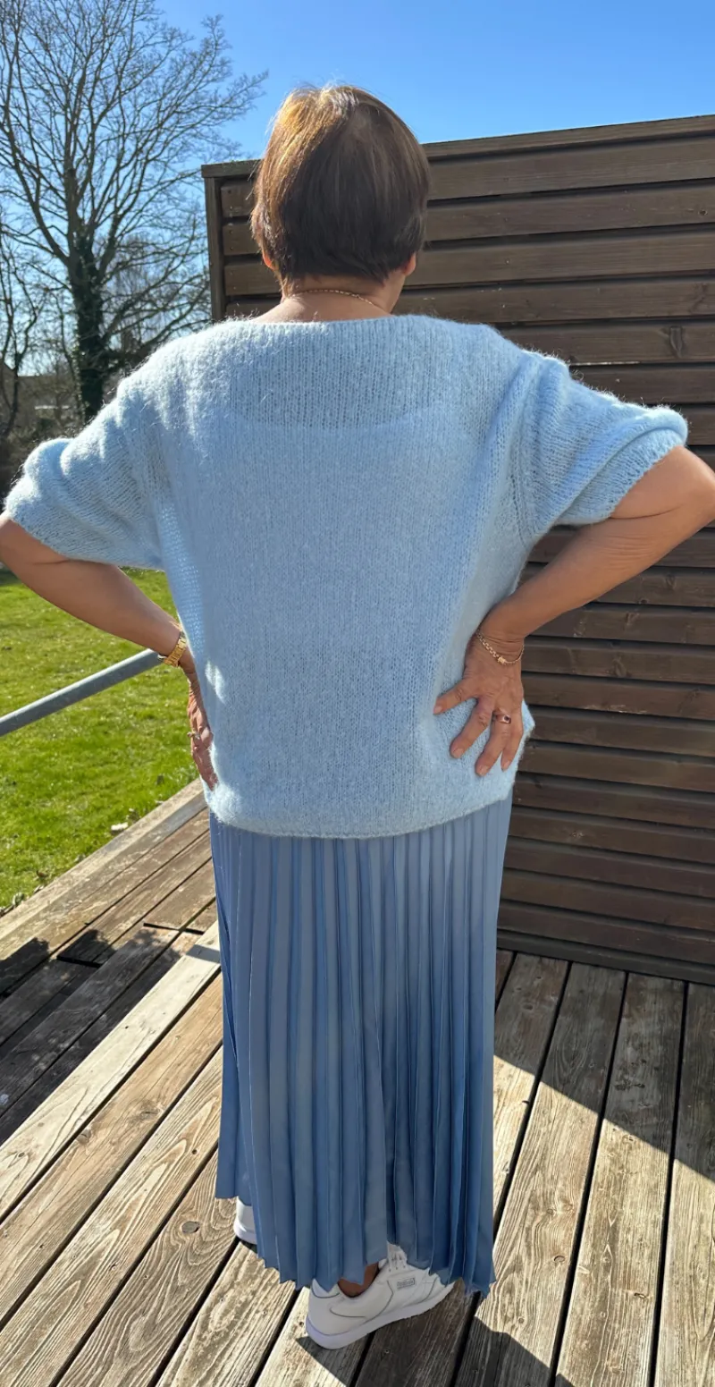 Cirkeline mohair-strik med rund hals lysblå LikeLondon By Christina
