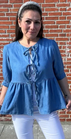 Claire bluse med bindebånd medium jeans LikeLondon by Christina
