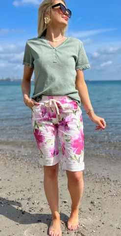 Coco bluse med korte ærmer, blondekant og knapper khaki LikeLondon