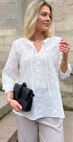 Darana bluse med blomster star off-white