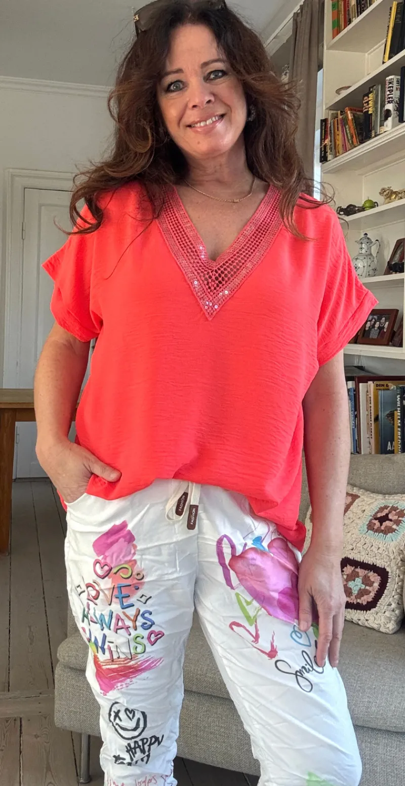 Dicota bluse med v-hals og pailletter orange LikeLondon