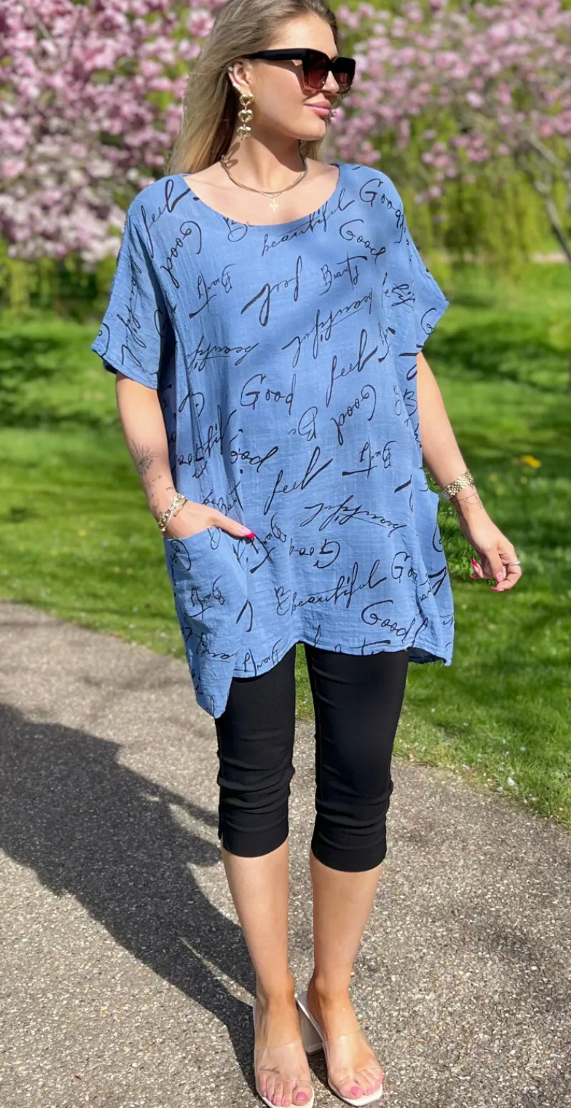 Dicte bluse med vidde, lommer og skrift denim LikeLondon