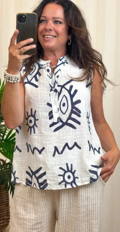 Dorota top med knapstolpe og print hvid LikeLondon