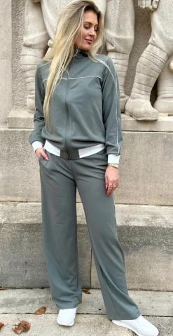 Emily buks med stribe khaki