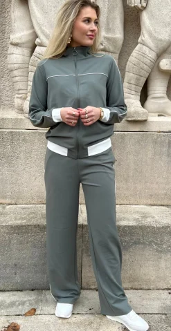 Emily buks med stribe khaki