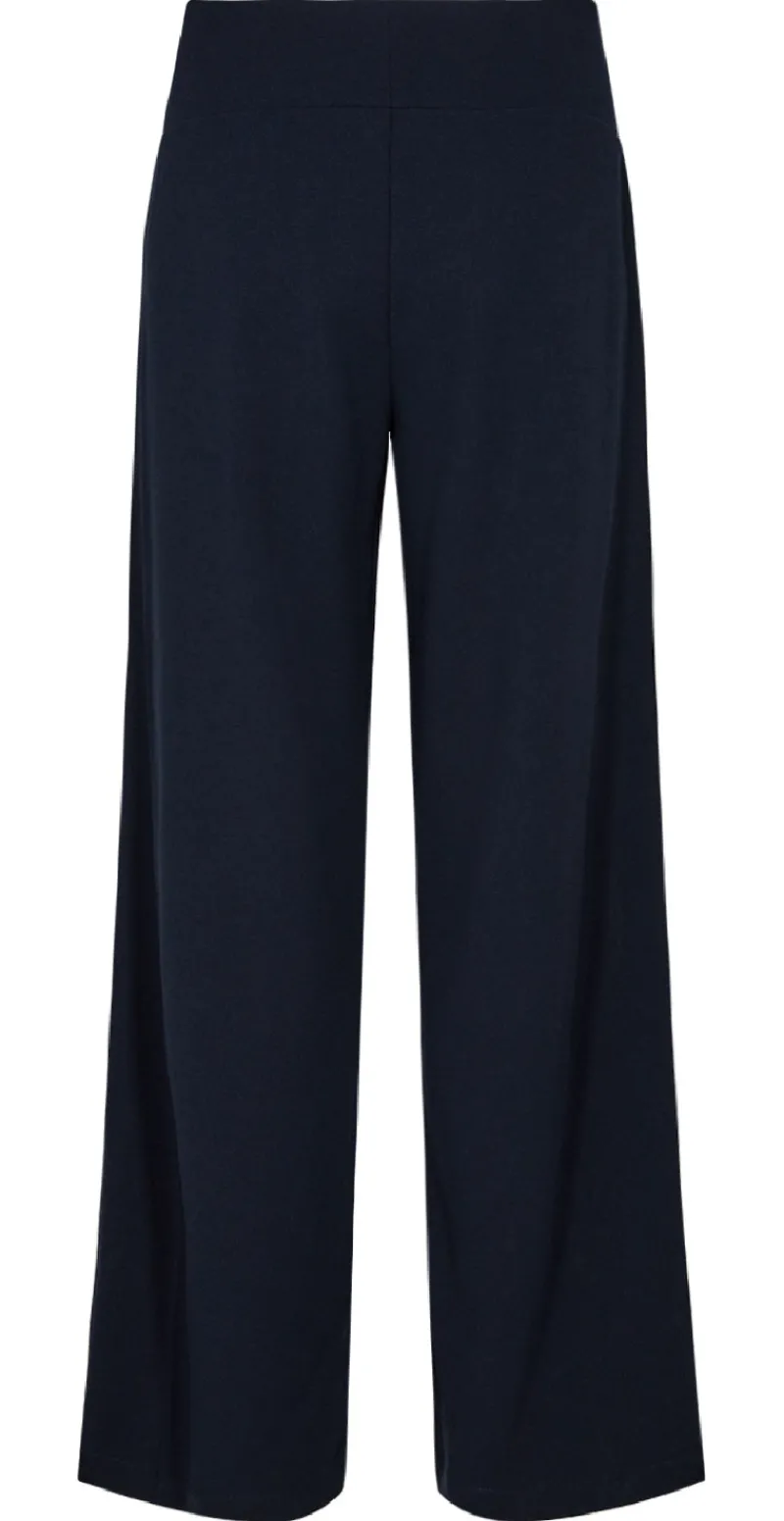 Emily buks med vidde navy