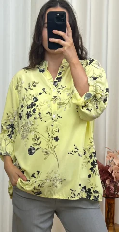 Fernanda skjortebluse med blomsterprint gul LikeLondon