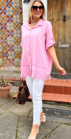 Forudbestil uge 24 Oda skjortebluse med broderi anglaise pink LikeLondon