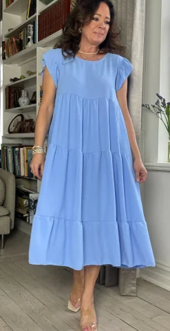 Frida kjole med peplum og vidde lysblå LikeLondon