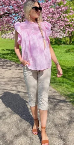Gypsy ternet bluse med smock og flæseærmer lyserød LikeLondon