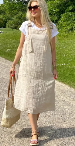 Hilda spencer kjole i hør med træknapper og lommer beige LikeLondon