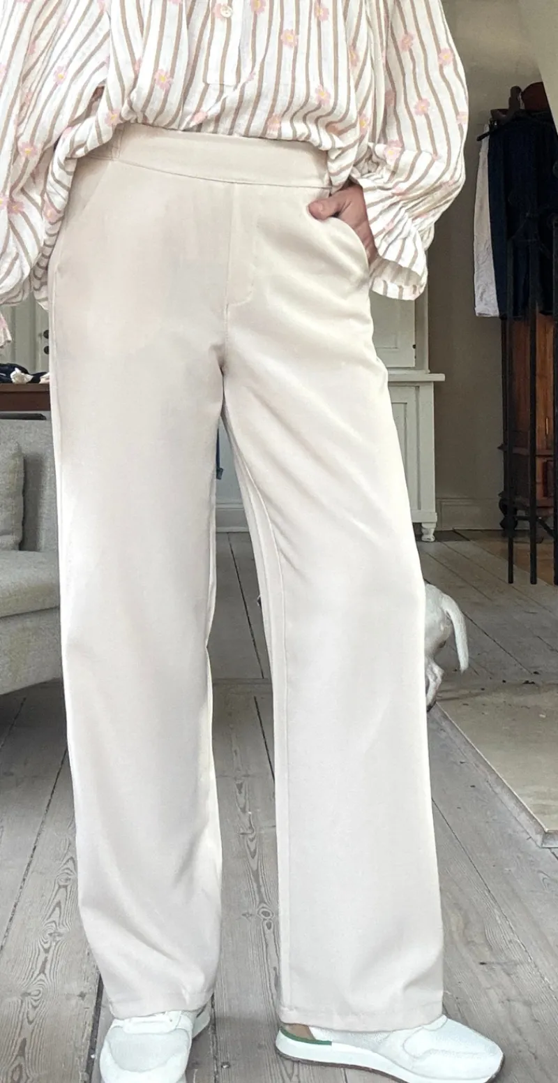 Iris habitbukser med elastik cream LikeLondon