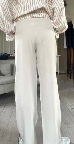 Iris habitbukser med elastik cream LikeLondon