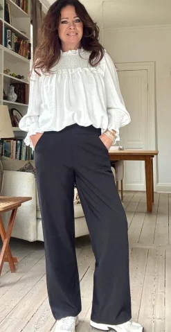 Iris habitbukser med elastik sort LikeLondon