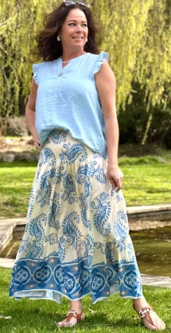Jackie nederdel med paisley print lysblå LikeLondon