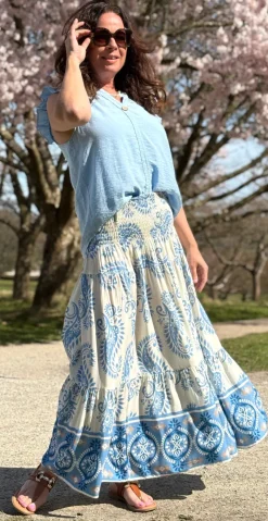 Jackie nederdel med paisley print lysblå LikeLondon