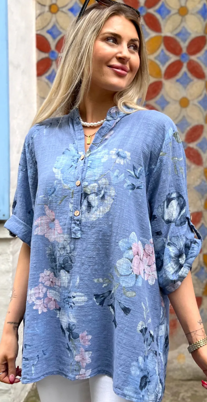 Jessica bluse med blomsterprint og stolpelukning denim LikeLondon