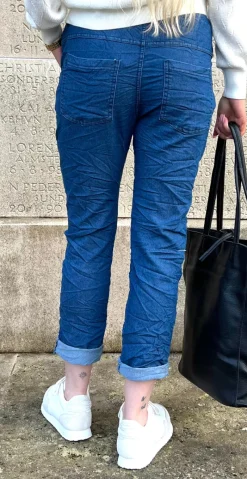 Jodie buks med skrift lys denim LikeLondon