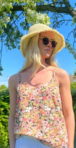 Joella stroptop coral blush flower