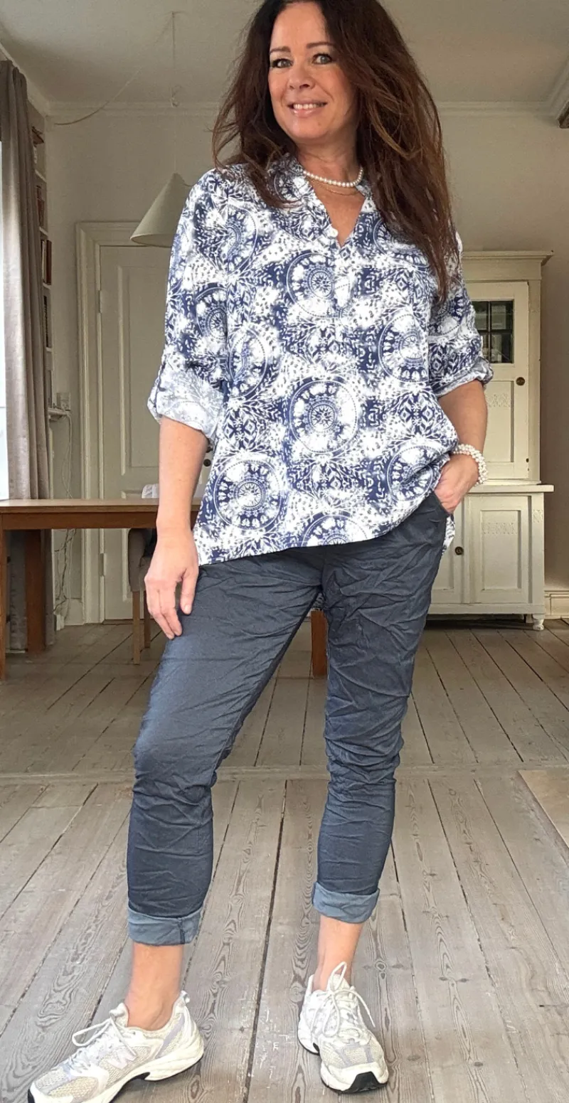 Judy skjortebluse med cirkelmønster hvid LikeLondon