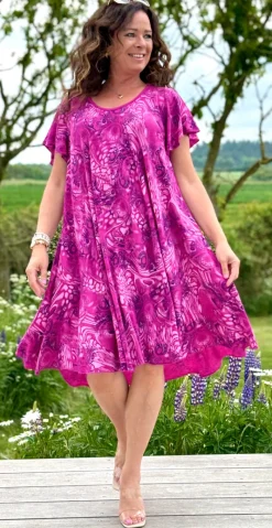 June A-formet kjole med mønster fuchsia LikeLondon