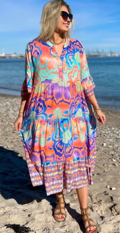 Kammy kjole med store blomster orange LikeLondon