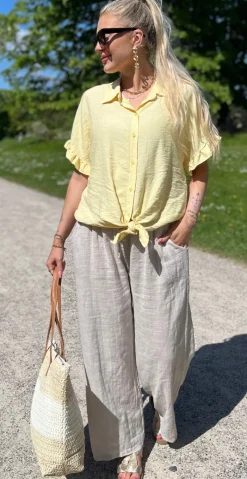 Kylie bluse med bindebånd gul LikeLondon