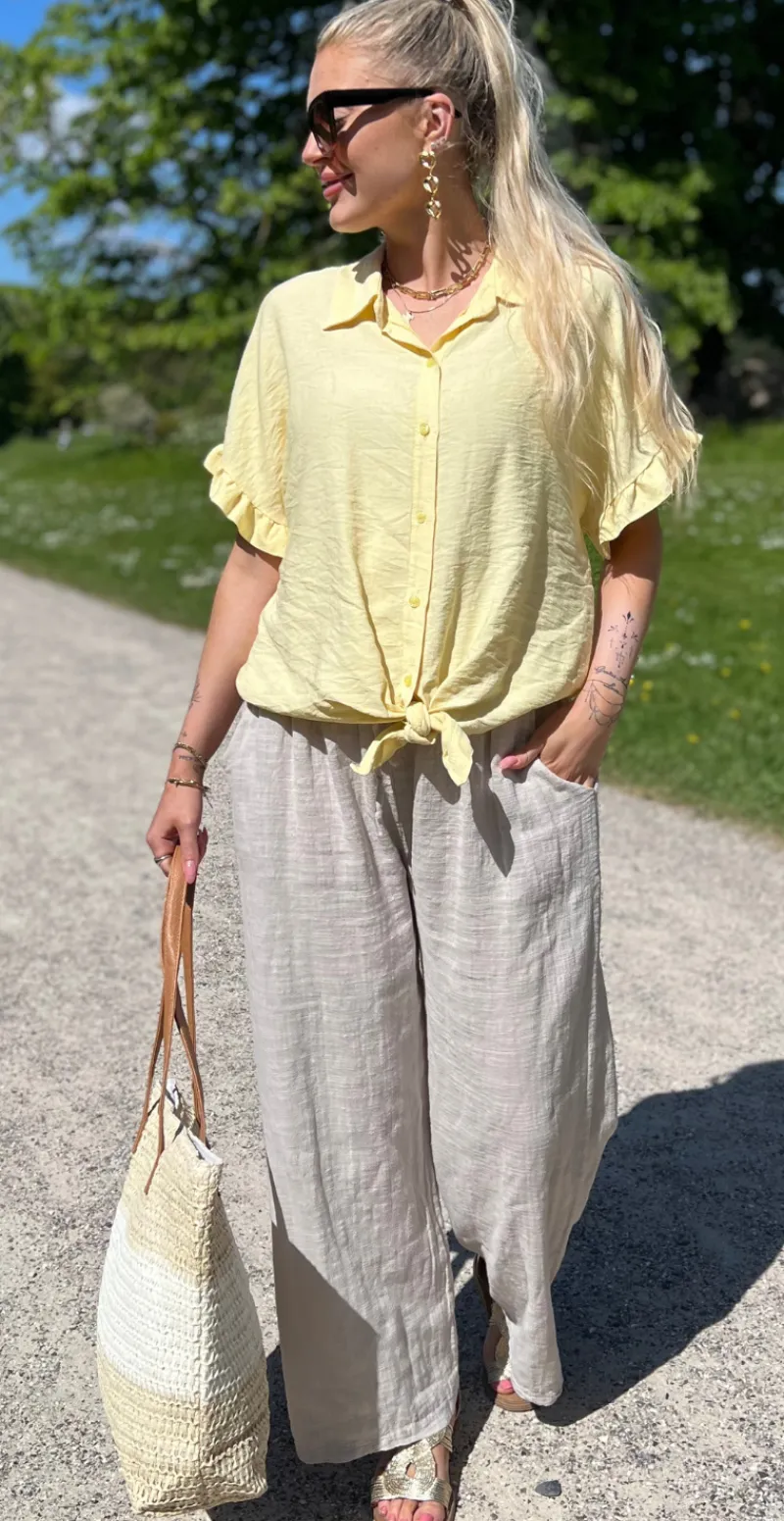 Kylie bluse med bindebånd gul LikeLondon