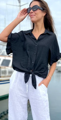 Kylie bluse med bindebånd sort LikeLondon