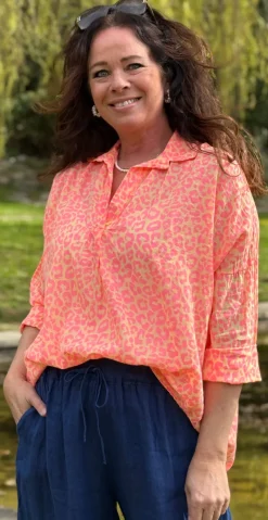 Leola bluse med leopard mønster orange LikeLondon