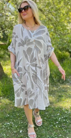 Lian kjole med print, træknapper og lommer beige LikeLondon