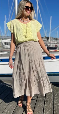 Lois nederdel med peplum sand LikeLondon