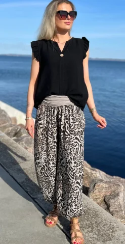 Lotus bluse med flæse detaljer sort LikeLondon