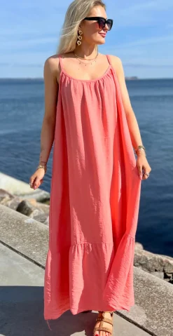 Lydia stropkjole med peplum koral LikeLondon