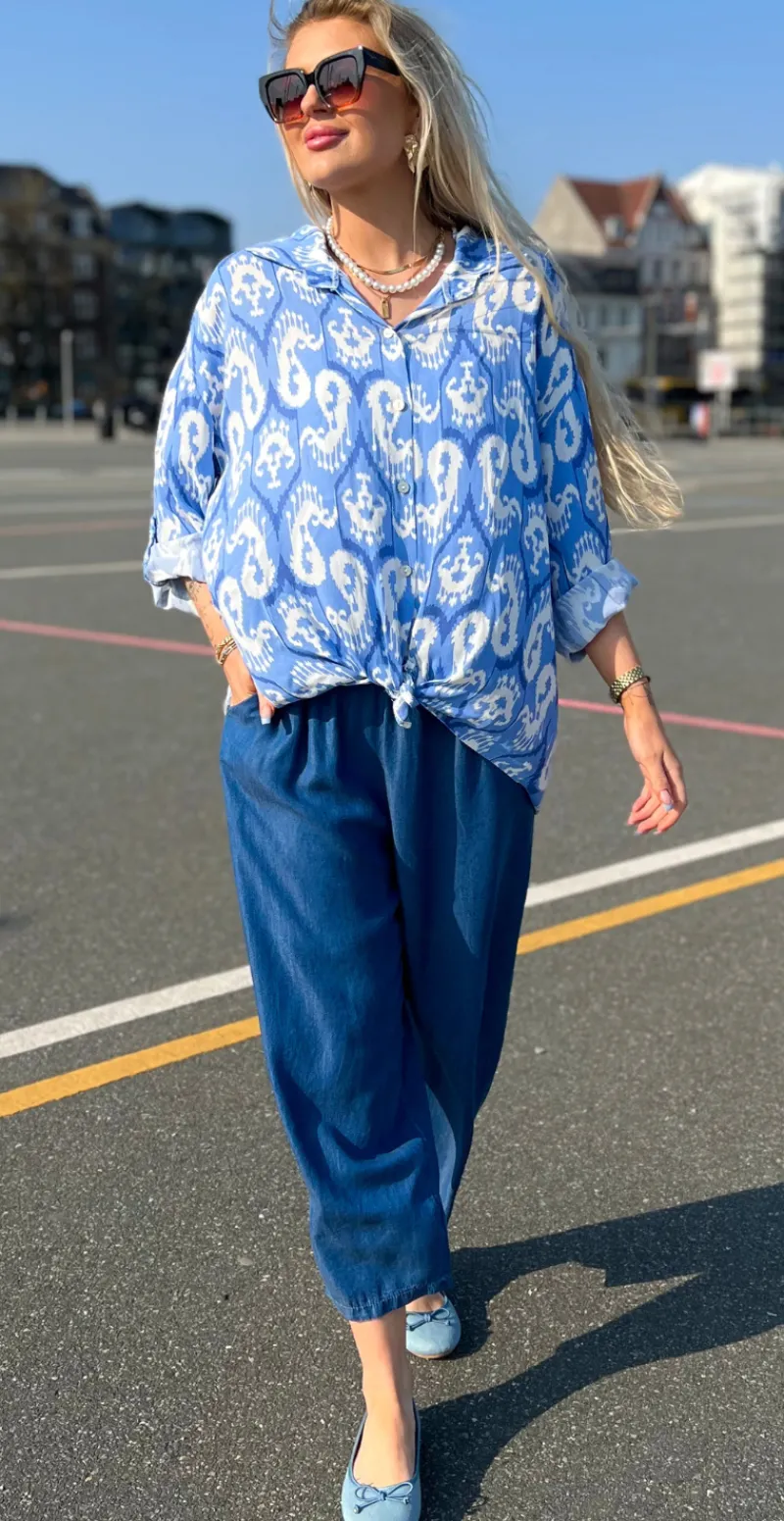 Mae skjortebluse med mønster blå LikeLondon