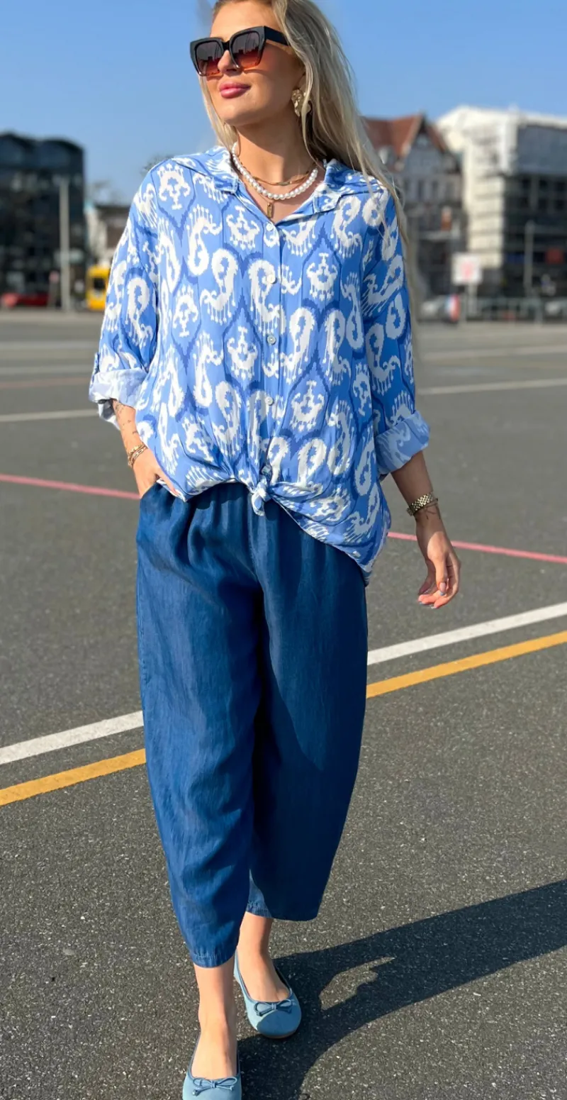 Mae skjortebluse med mønster blå LikeLondon