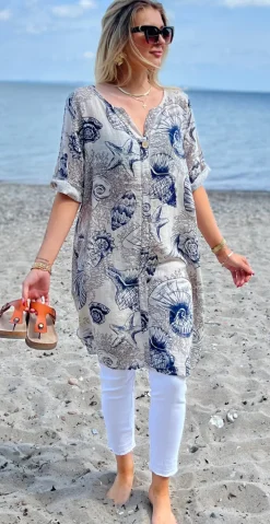 Marissa kjole med træknap og print af muslingeskaller beige LikeLondon