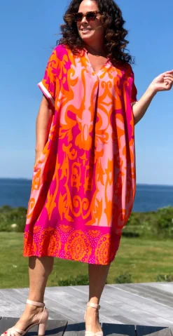 Melia kjole med mønster pink/orange LikeLondon
