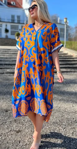 Melia kjole med mønster royalblue/orange LikeLondon